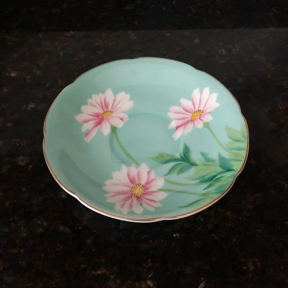 FANCY FOOTED SAJI CHINA HAND PAINTED PINK DAISIES FLORA CUP SAUCER SET JAPAN